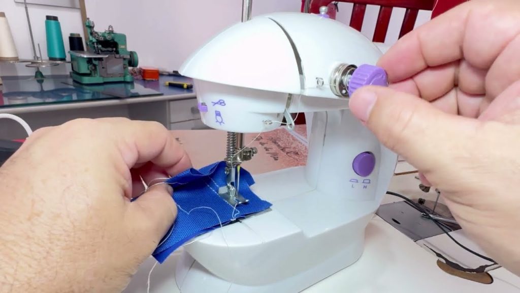 Como Usar a Mini Máquina de Costura