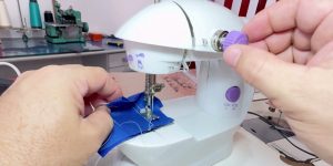 Como Usar a Mini Máquina de Costura